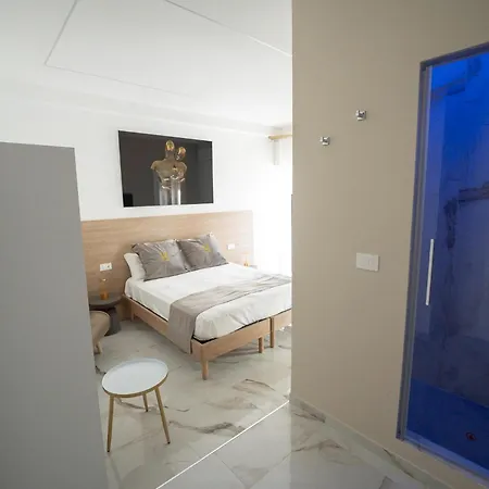 Gemini Beb 4* Nápoly